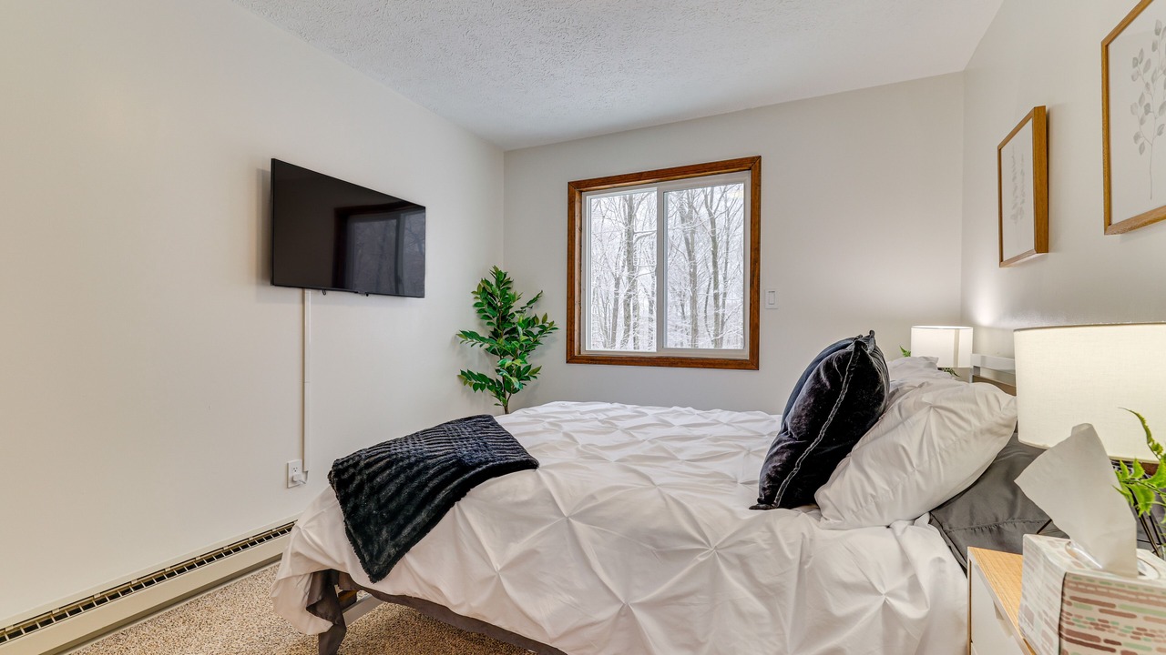 Photo of Bedroom in Gouldsboro