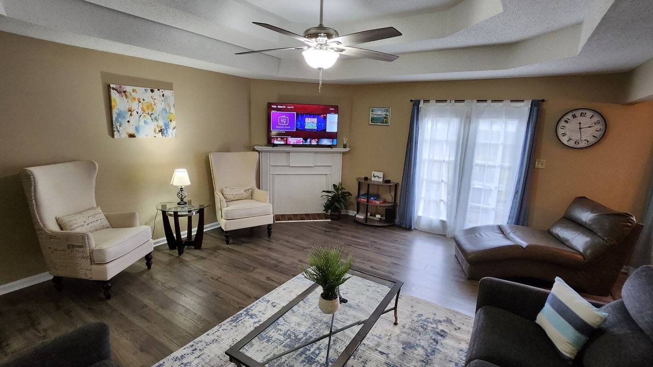 Photo of Livingroom in Clarksville