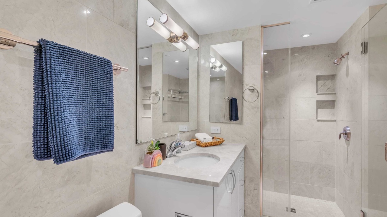 Photo of Bathroom in Chinatown
