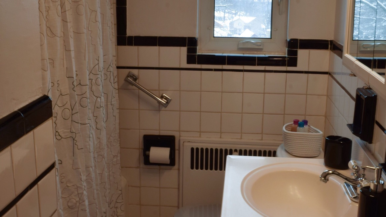 Photo of Bathroom in Brentwood