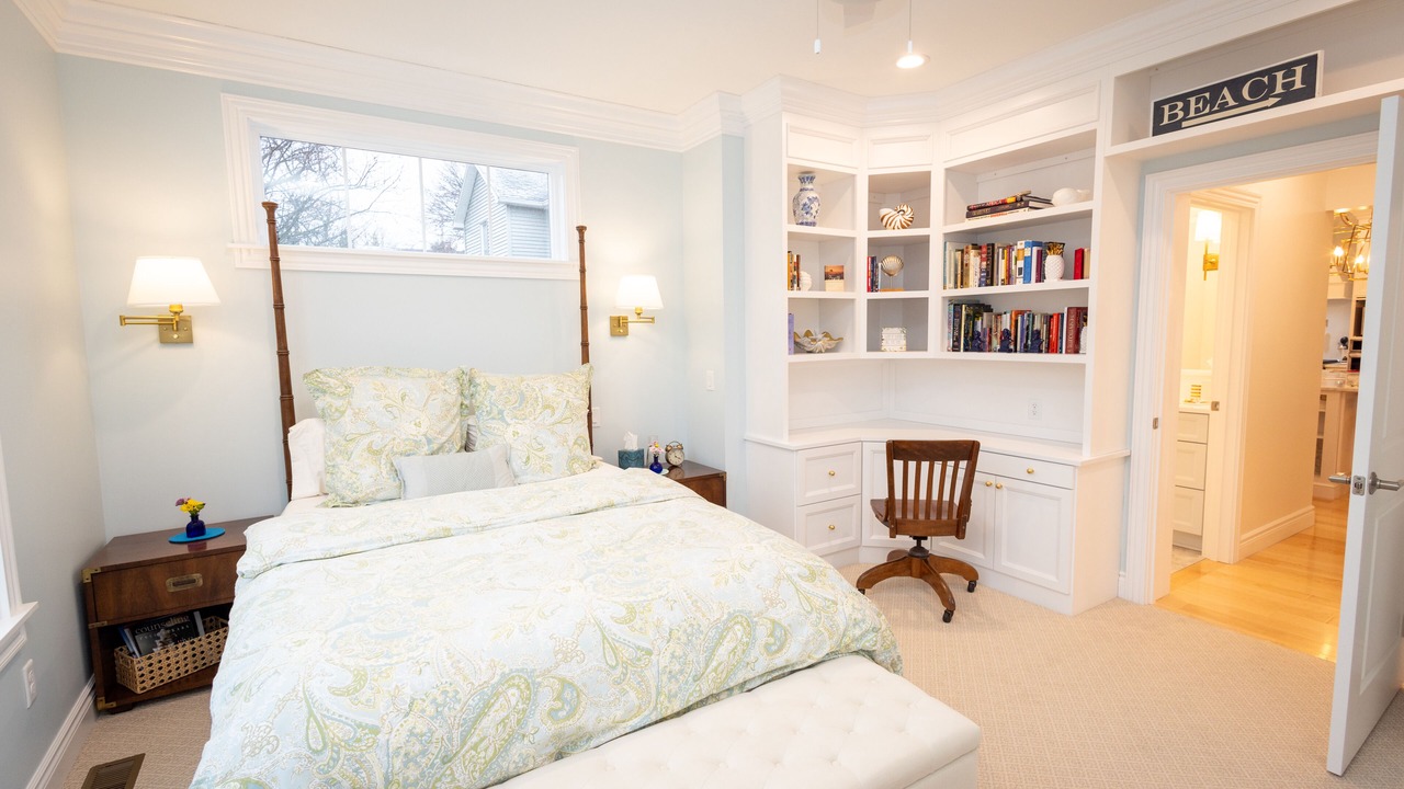 Photo of Bedroom in Lakeside