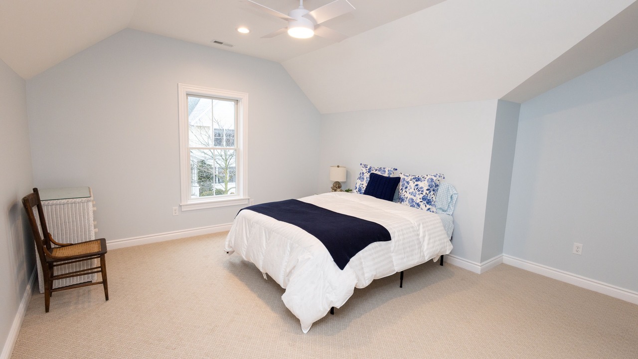 Photo of Bedroom in Lakeside