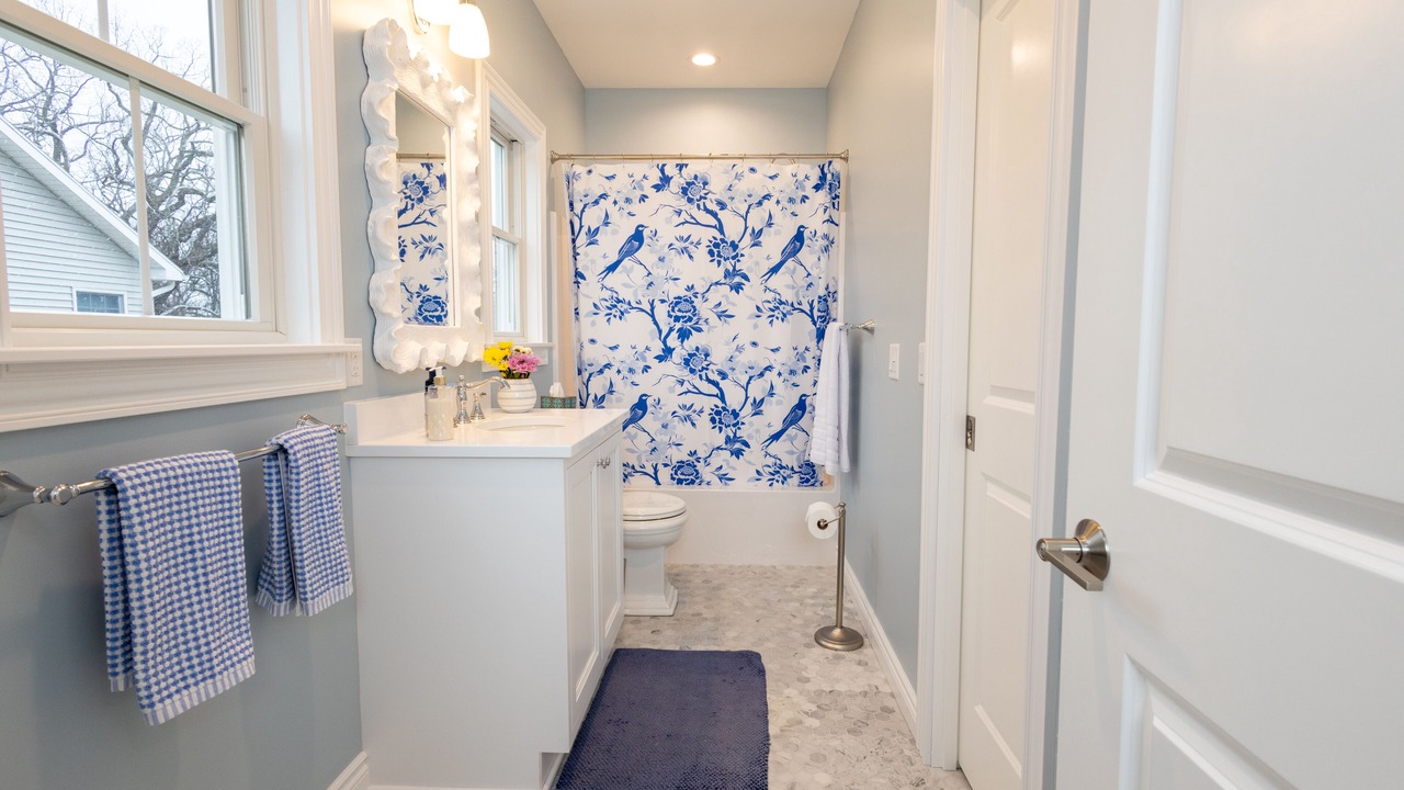 Photo of Bathroom in Lakeside
