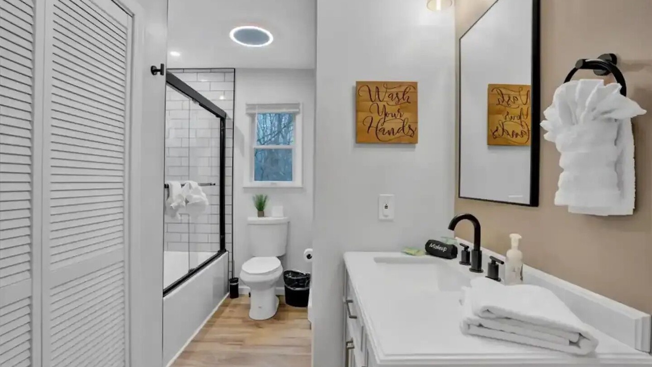 Photo of Bathroom in Mount Pocahontas