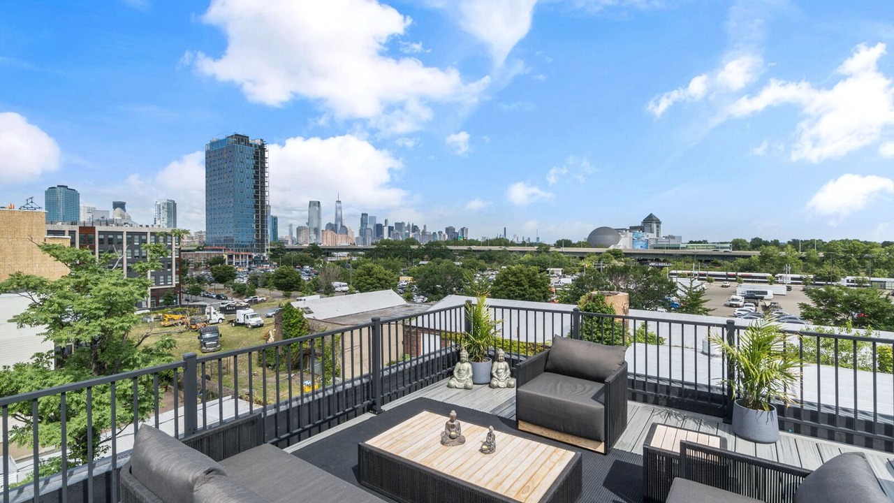 Photo of Patio Balcony in Communipaw