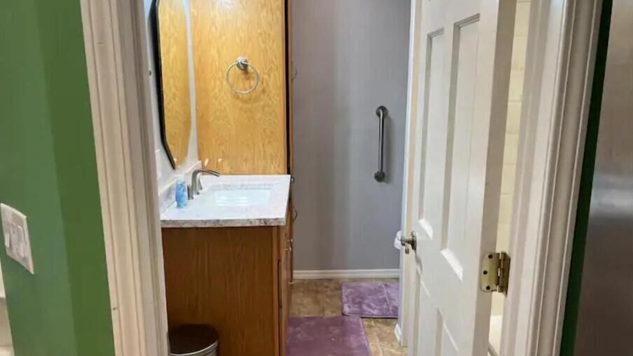 Photo of Bathroom in Linden