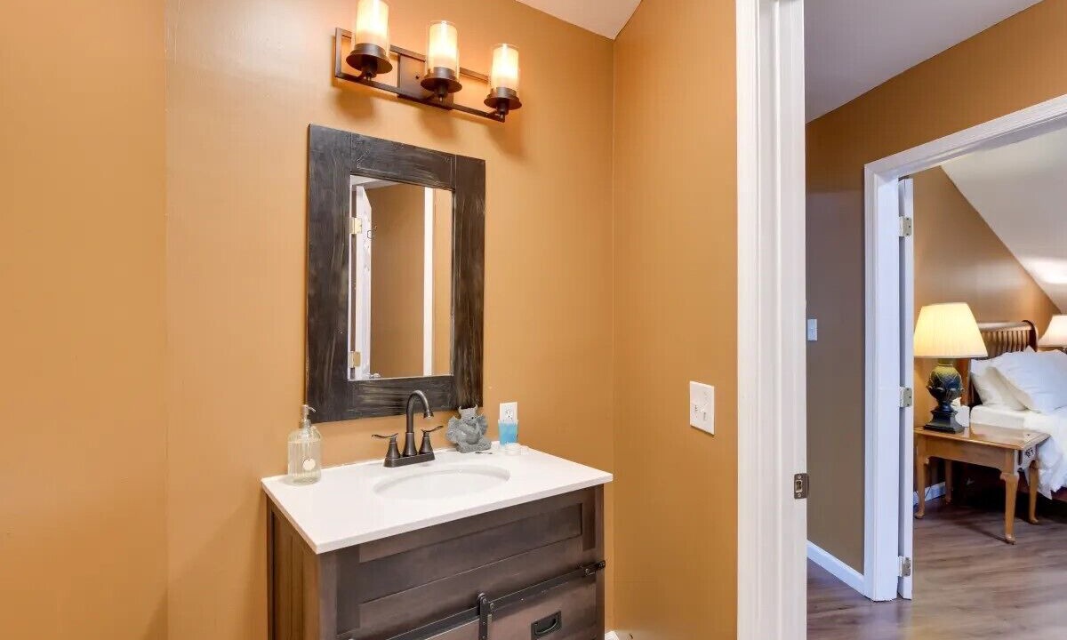 Photo of Bathroom in Fairland