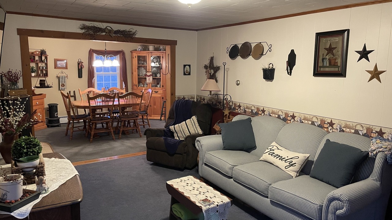 Photo of Livingroom in West Milton