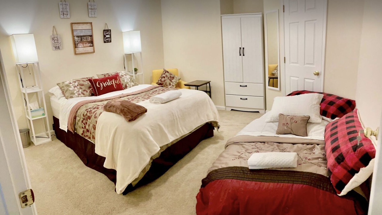 Photo of Bedroom in Lake Arbor