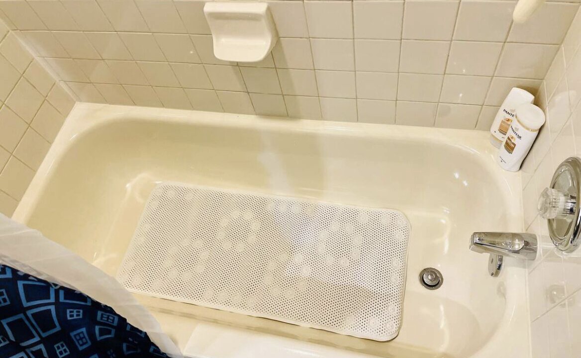 Photo of Bathroom in Lake Arbor