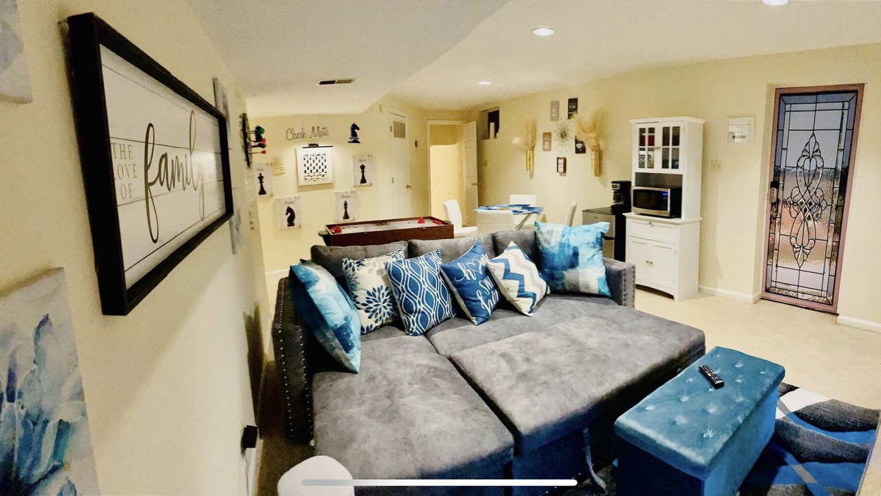 Photo of Livingroom in Lake Arbor