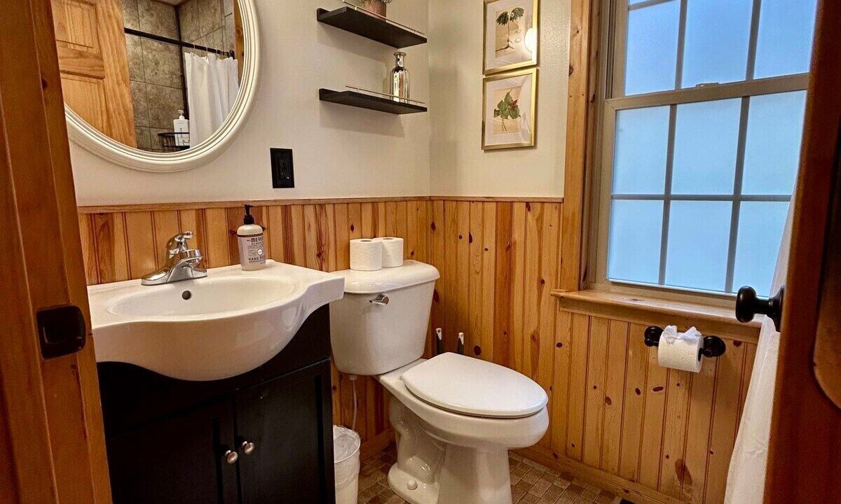 Photo of Bathroom in Stanton
