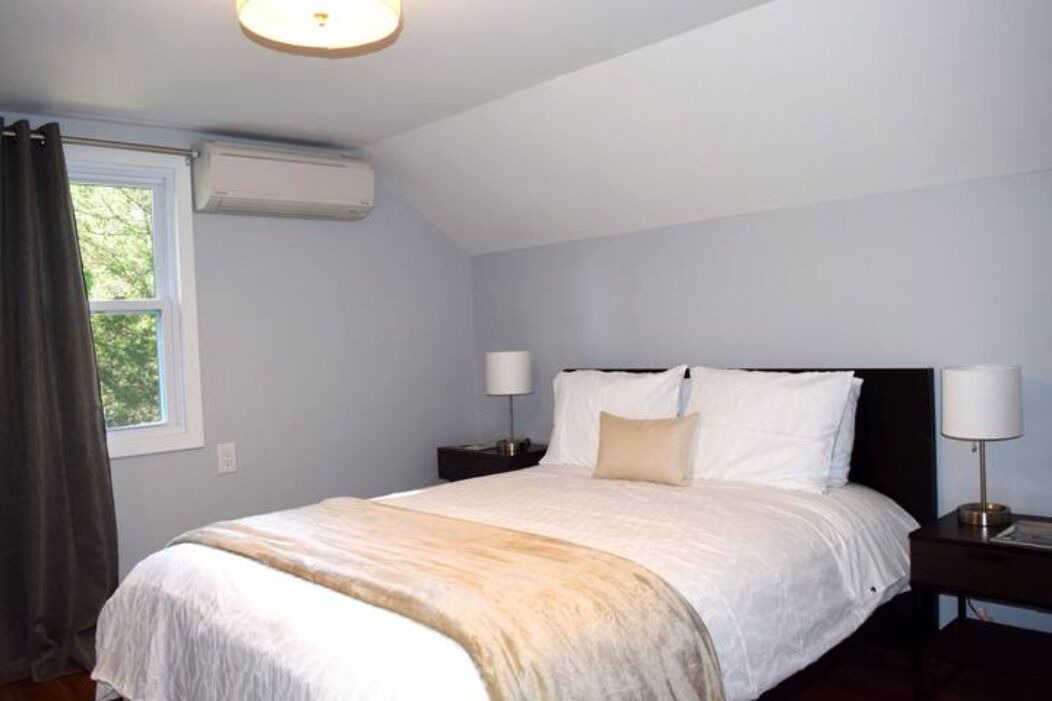 Photo of Bedroom in Henryville
