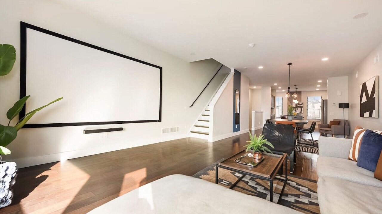 Photo of Livingroom in Central Northside