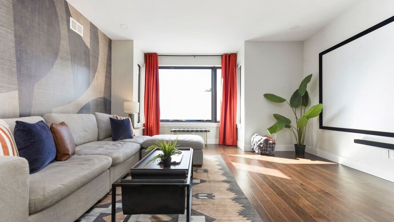 Photo of Livingroom in Central Northside