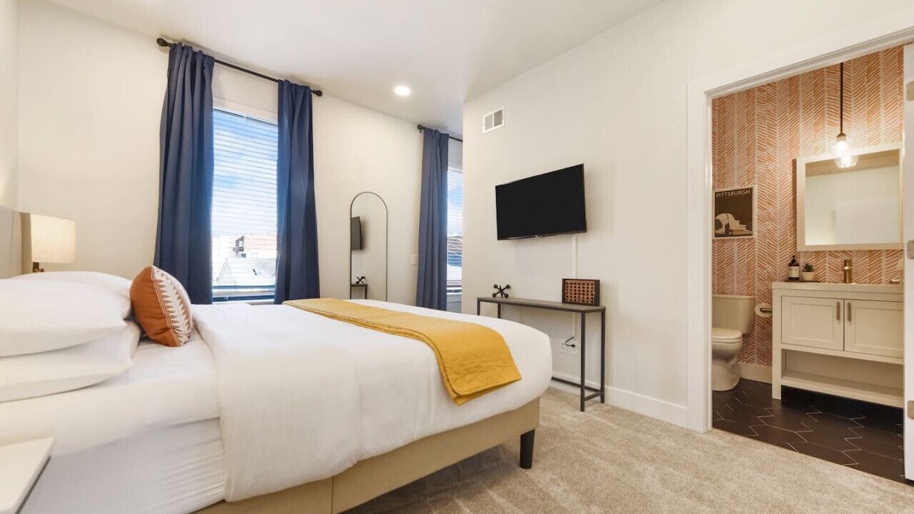 Photo of Bedroom in Central Northside