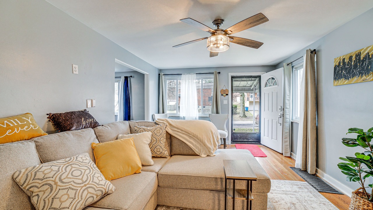 Photo of Livingroom in Penn Hills