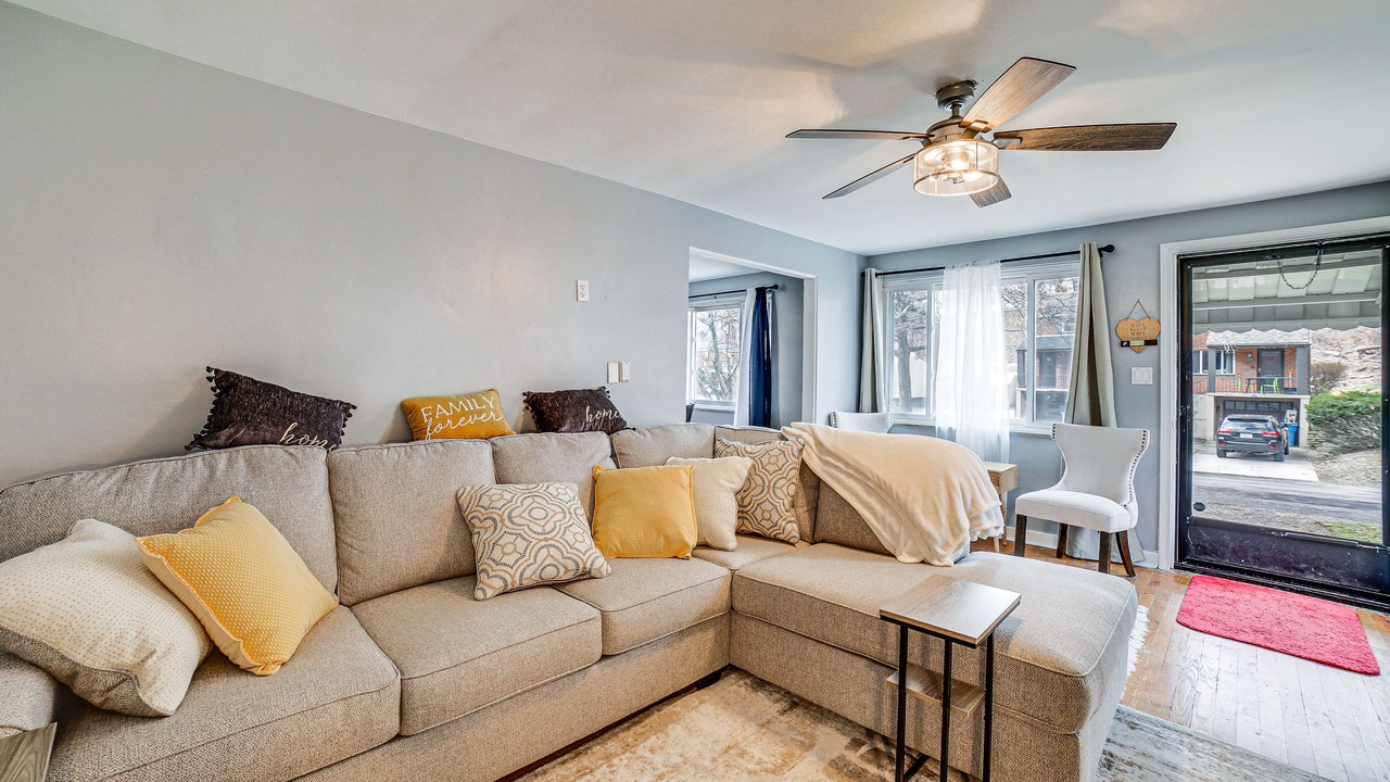 Photo of Livingroom in Penn Hills