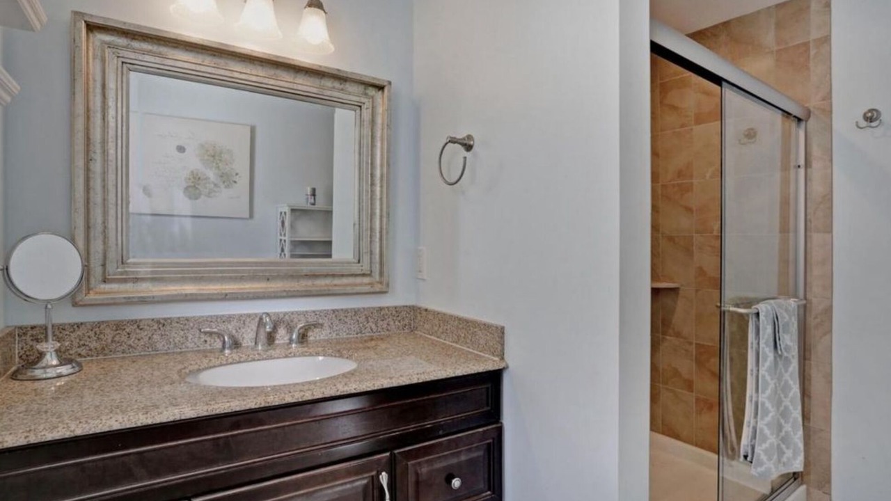 Photo of Bathroom in Brick