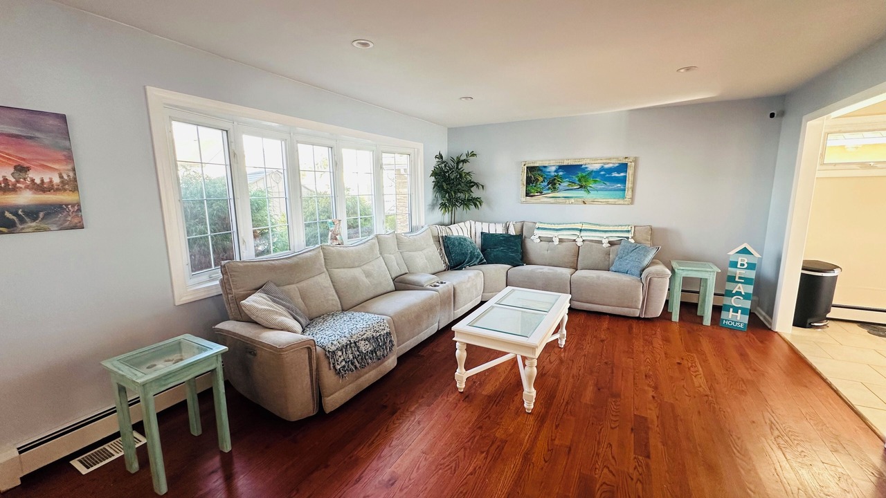 Photo of Livingroom in Brick