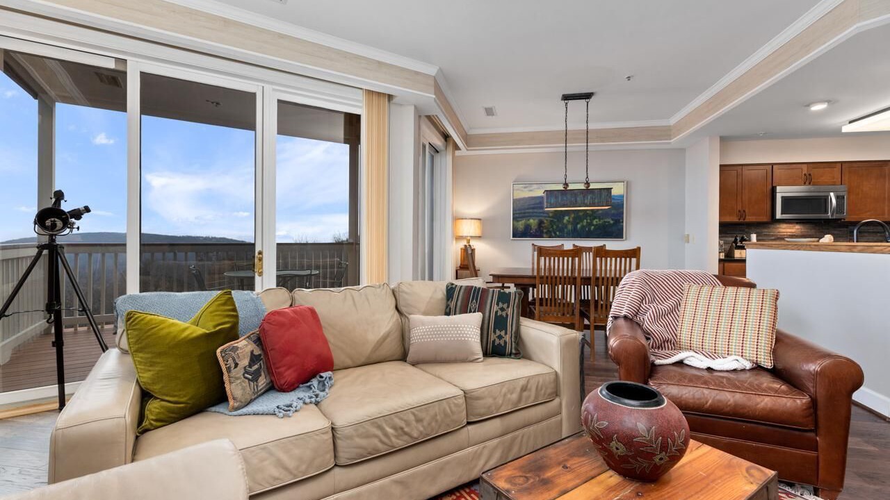 Photo of Livingroom in Chestnut Springs