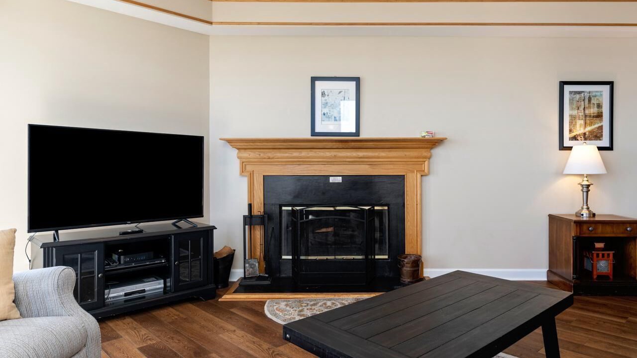 Photo of Livingroom in Chestnut Springs