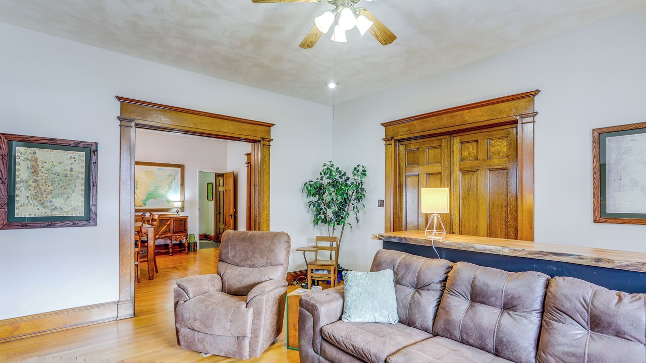 Photo of Livingroom in Tiffin
