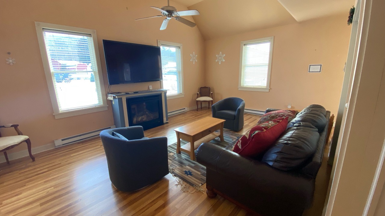 Photo of Livingroom in Boalsburg
