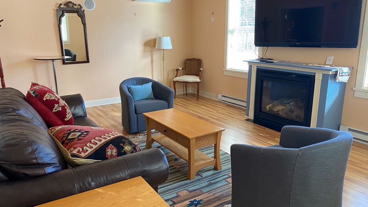 Photo of Livingroom in Boalsburg