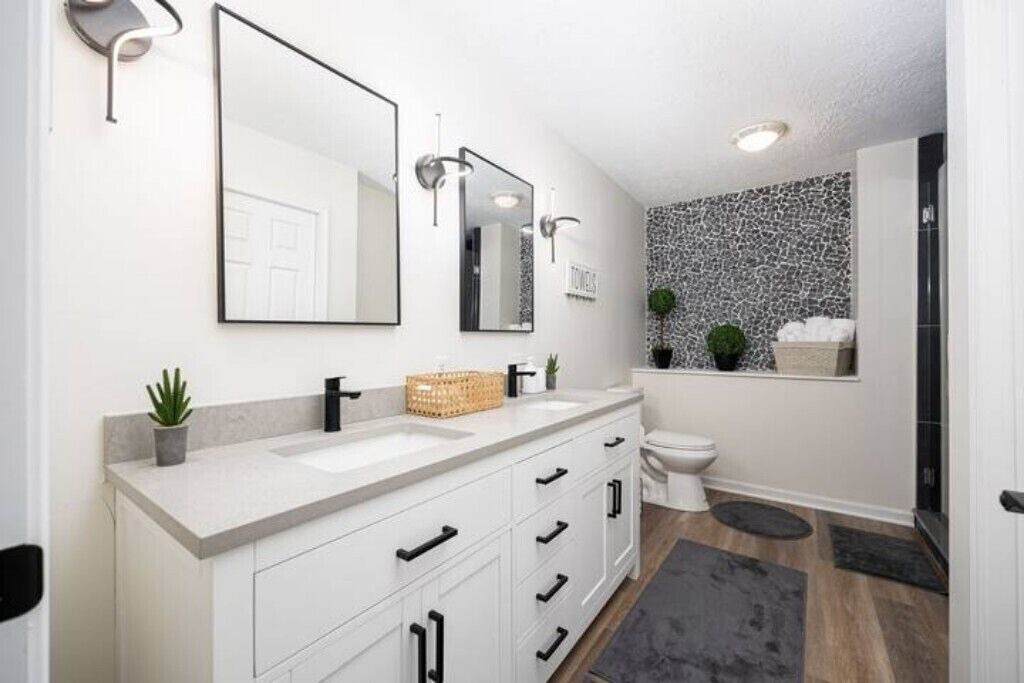 Photo of Bathroom in Grove City