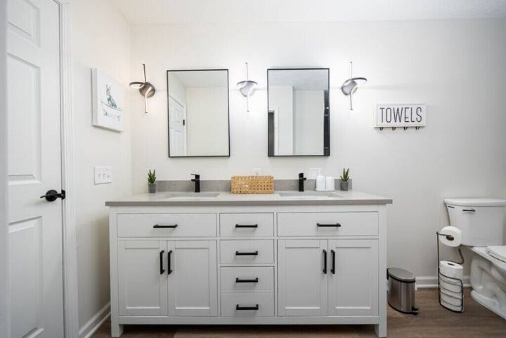 Photo of Bathroom in Grove City