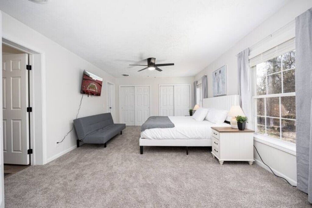 Photo of Bedroom in Grove City