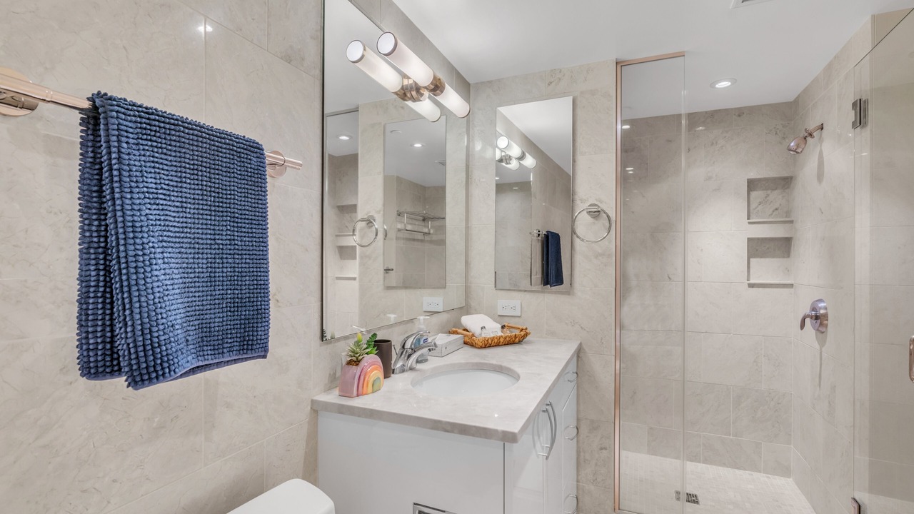 Photo of Bathroom in Penn Quarter