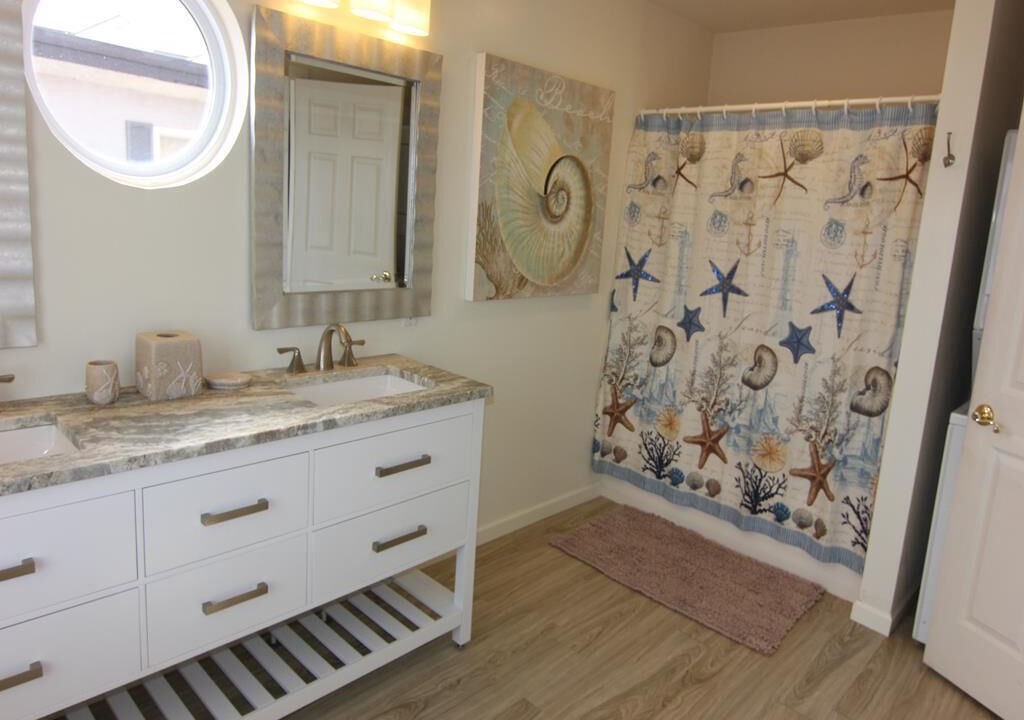Photo of Bathroom in Townsend's Inlet