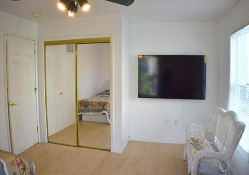 Photo of Bedroom in Townsend's Inlet