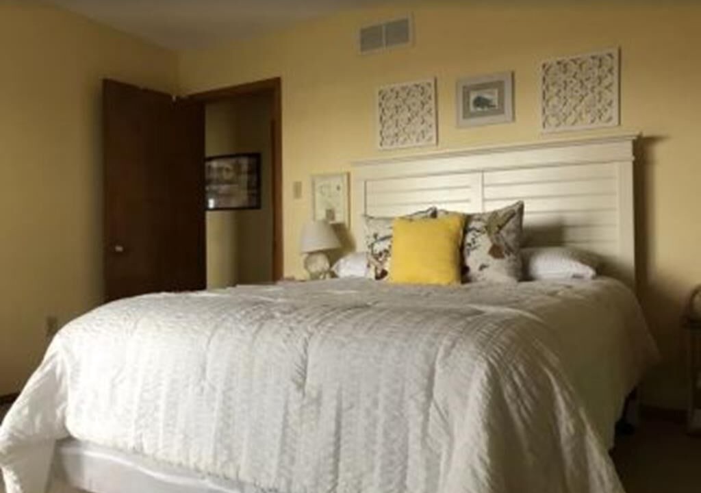 Photo of Bedroom in Townsend's Inlet
