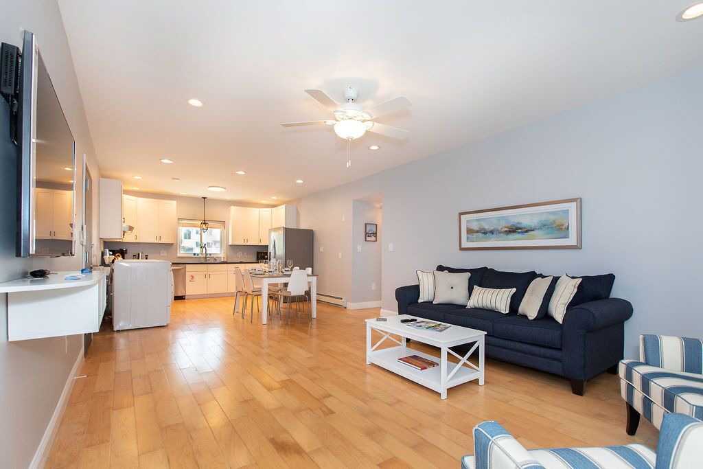 Photo of Livingroom in Admiral Estates