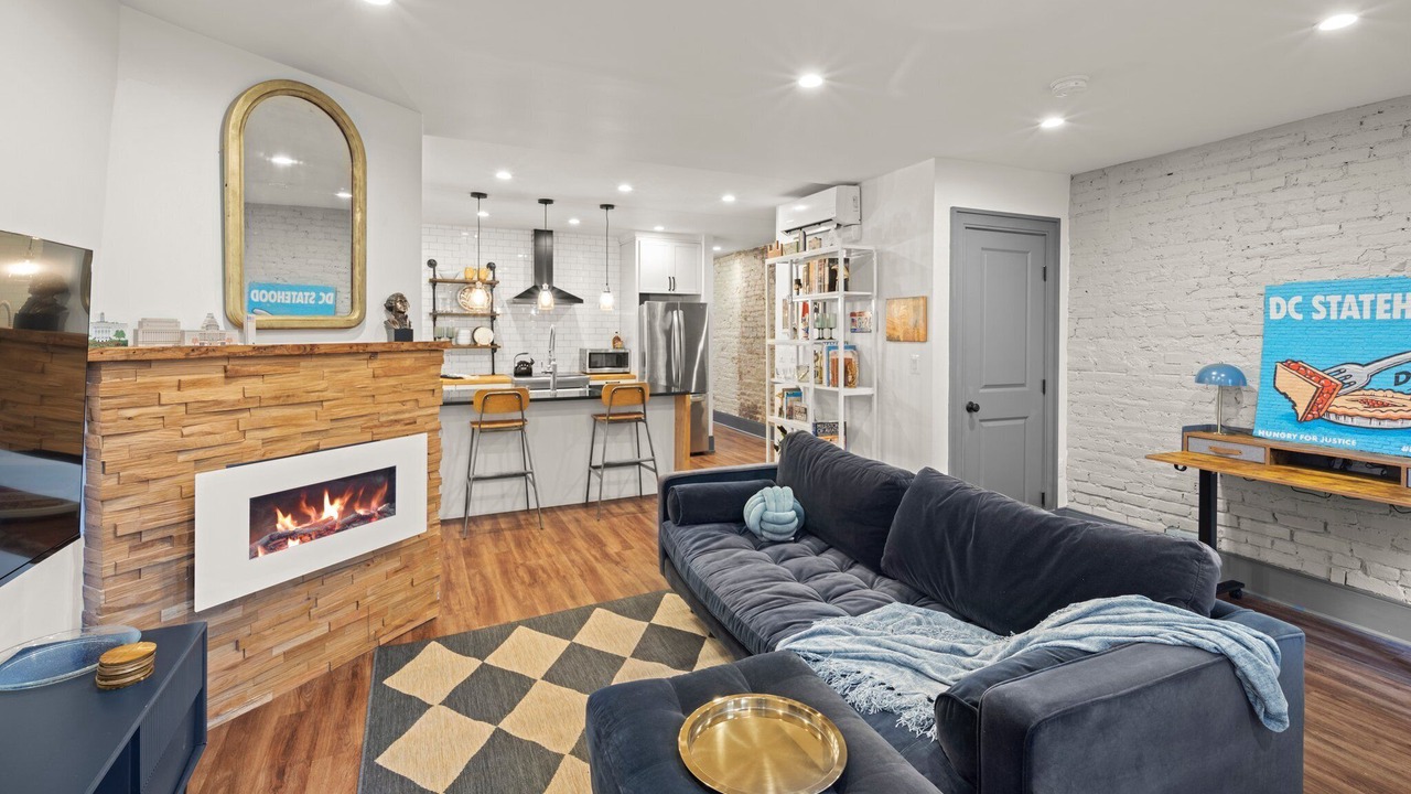 Photo of Livingroom in H Street Corridor