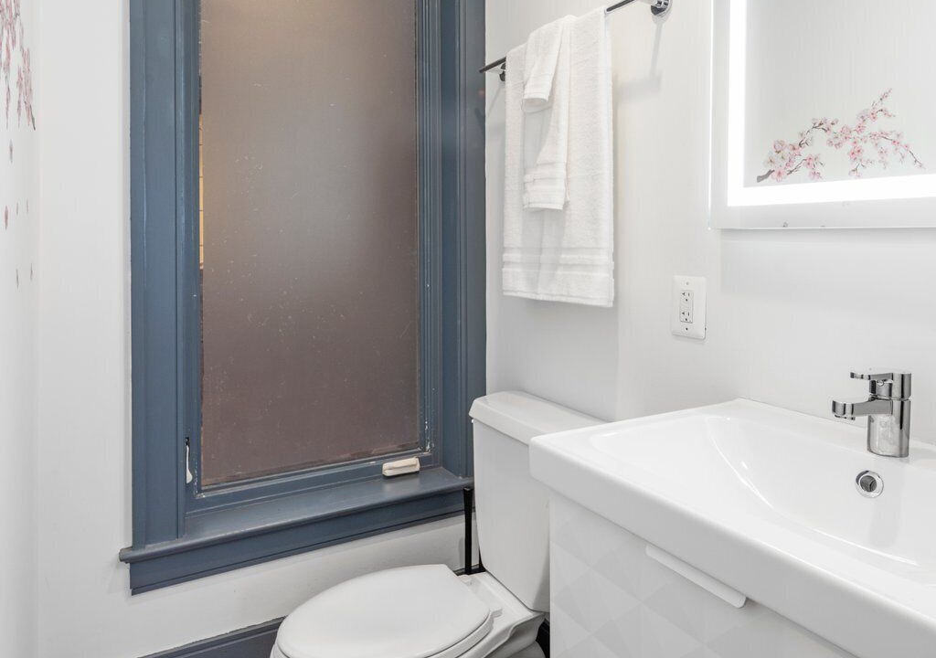 Photo of Bathroom in H Street Corridor