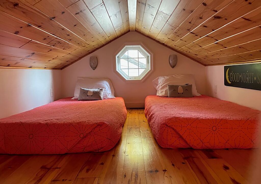 Photo of Bedroom in Lakeview