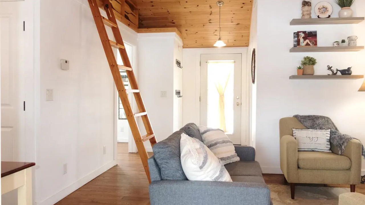 Photo of Livingroom in Lakeview