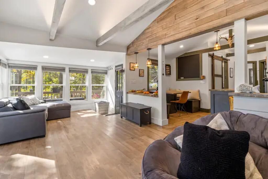 Photo of Livingroom in Monroe