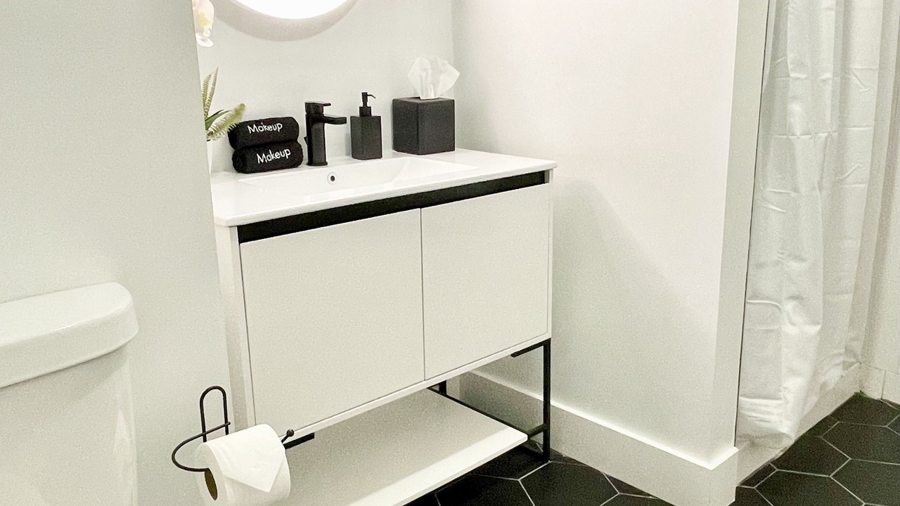 Photo of Bathroom in Elizabeth