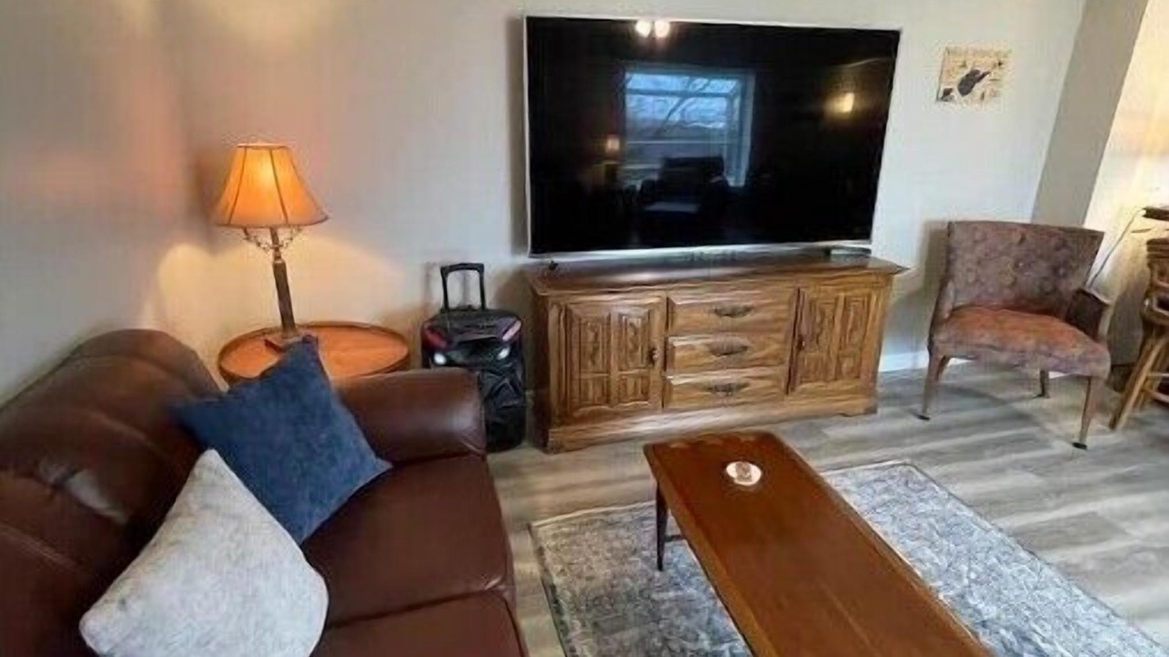 Photo of Livingroom in Wheeling