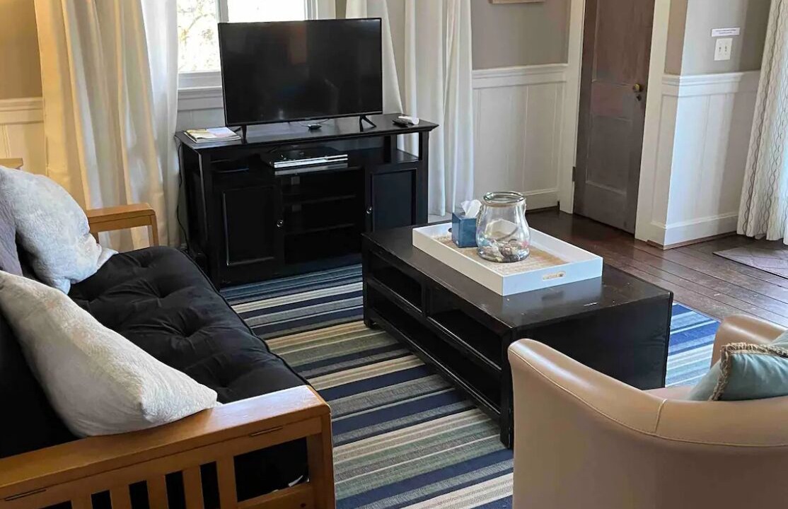 Photo of Livingroom in Milford