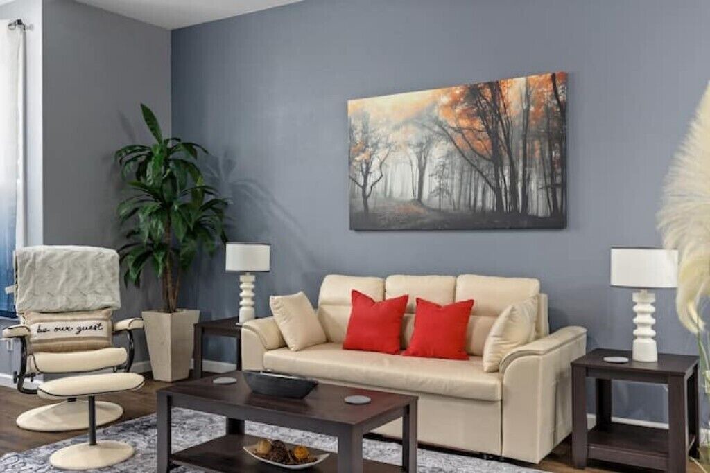 Photo of Livingroom in Erie