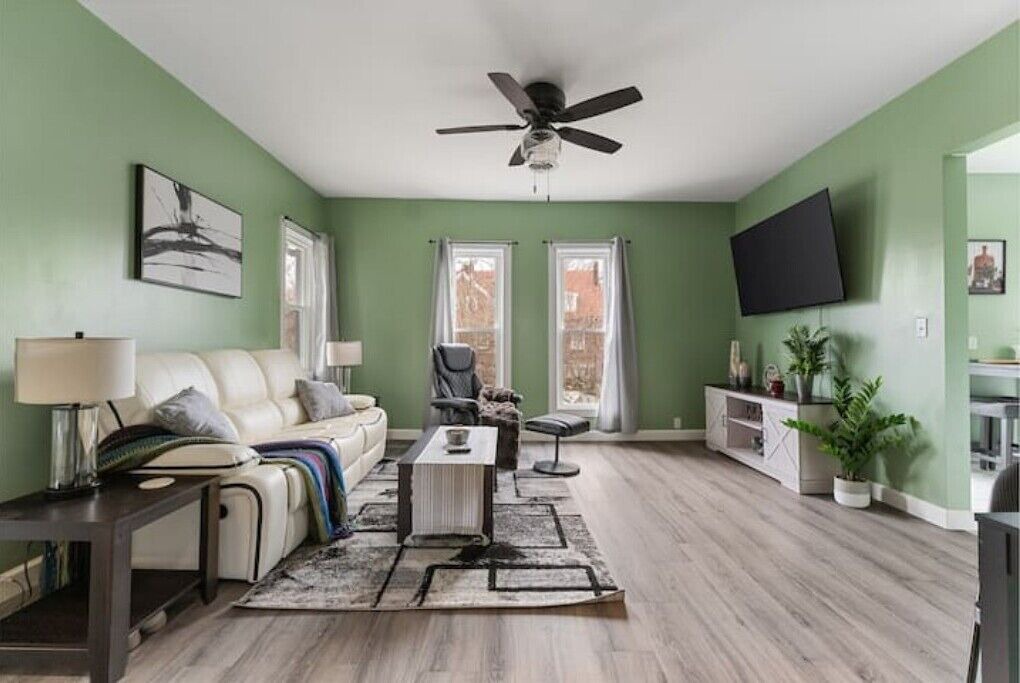 Photo of Livingroom in Erie