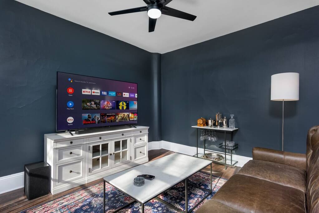 Photo of Livingroom in Harrisburg - Hershey