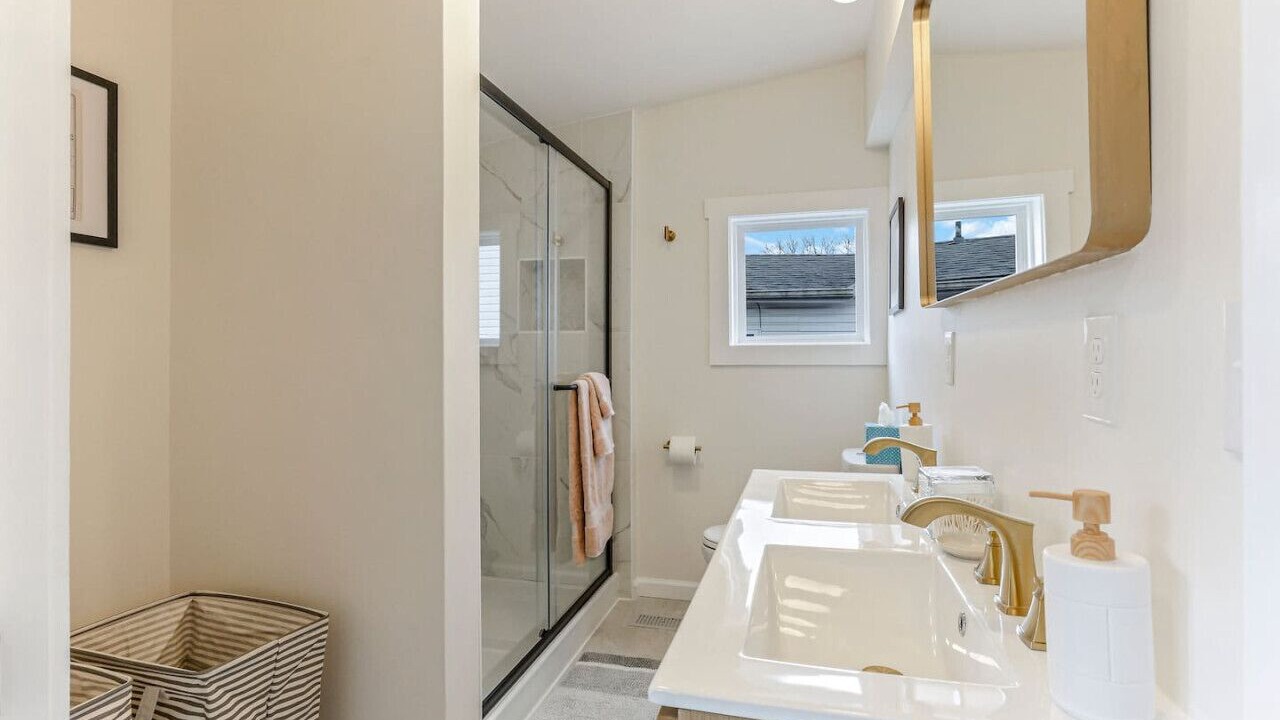 Photo of Bathroom in Buckeye Lake