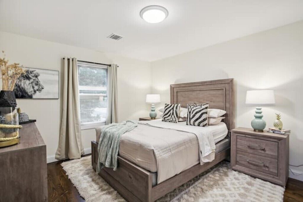 Photo of Bedroom in Kearny